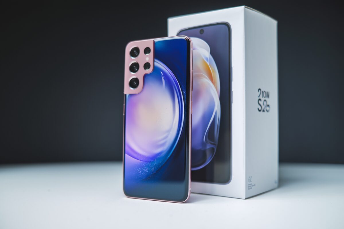 Le Samsung Galaxy S26 intègre enfin une fonctionnalité photo phare déjà présente sur l'iPhone 15 Smartphone Samsung Galaxy S26 avec fonctionnalités avancées
