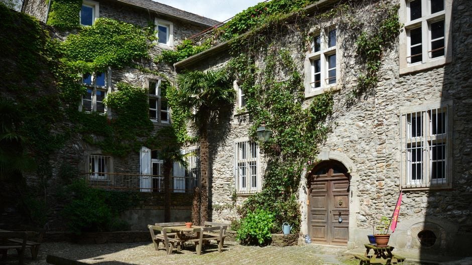 Maison ancienne à vendre dans une ville thermale française