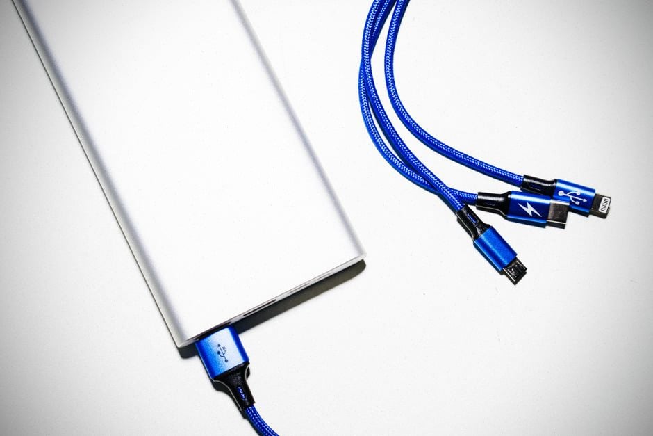 Module de batterie intégré à une borne de recharge rapide