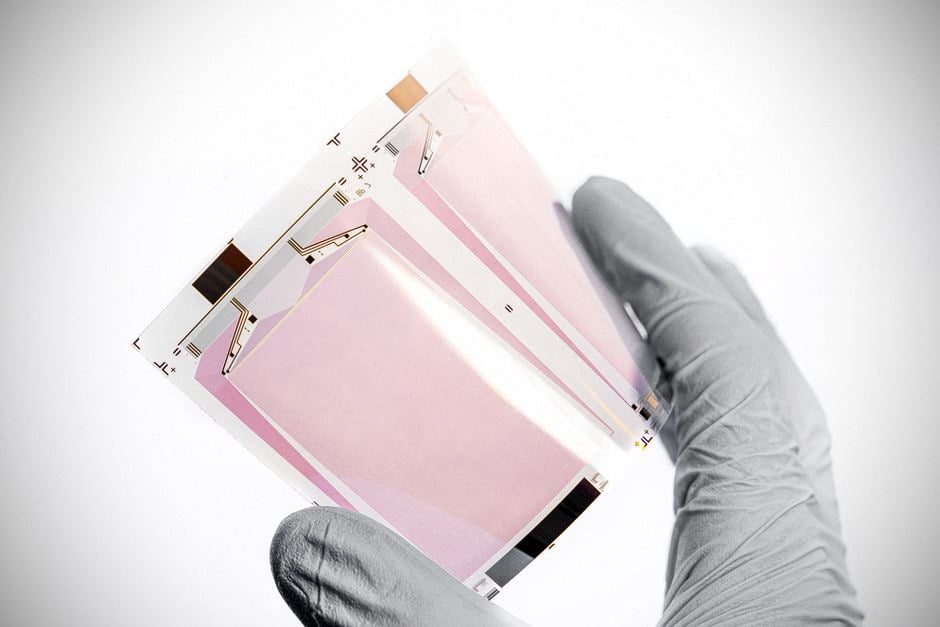Film photovoltaïque organique flexible contrôlé dans un laboratoire industriel