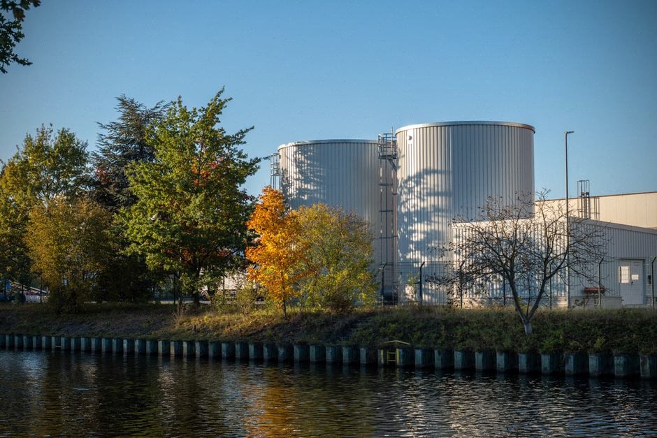 Réservoirs de sels fondus pour stockage solaire thermique