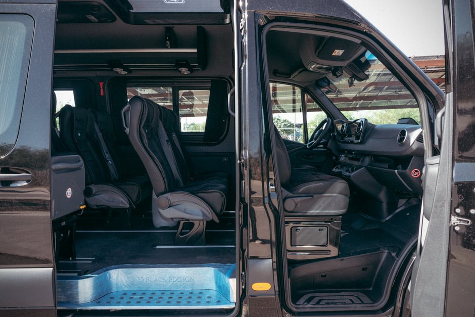 Mercedes VLE utilisé comme navette électrique haut de gamme