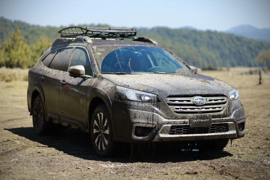 Subaru E-Outback électrique sur chemin avec transmission intégrale