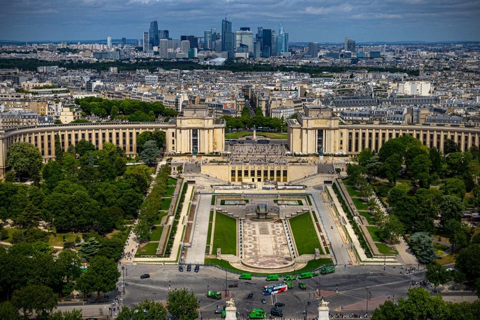 Analyste obligataire suivant la hausse du taux français à dix ans