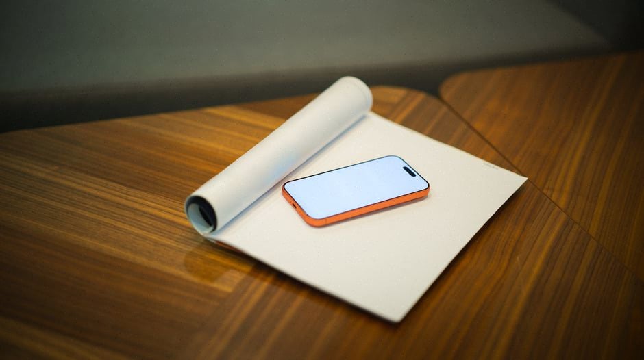 Habitacle minimaliste du concept Volkswagen avec smartphone intégré